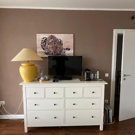 Wohnliches , Behagliches Zimmer Mit Balkon Und Wifi Monchengladbach Ngoại thất bức ảnh