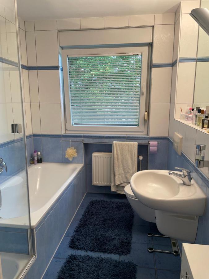 Wohnliches , Behagliches Zimmer Mit Balkon Und Wifi Monchengladbach Ngoại thất bức ảnh